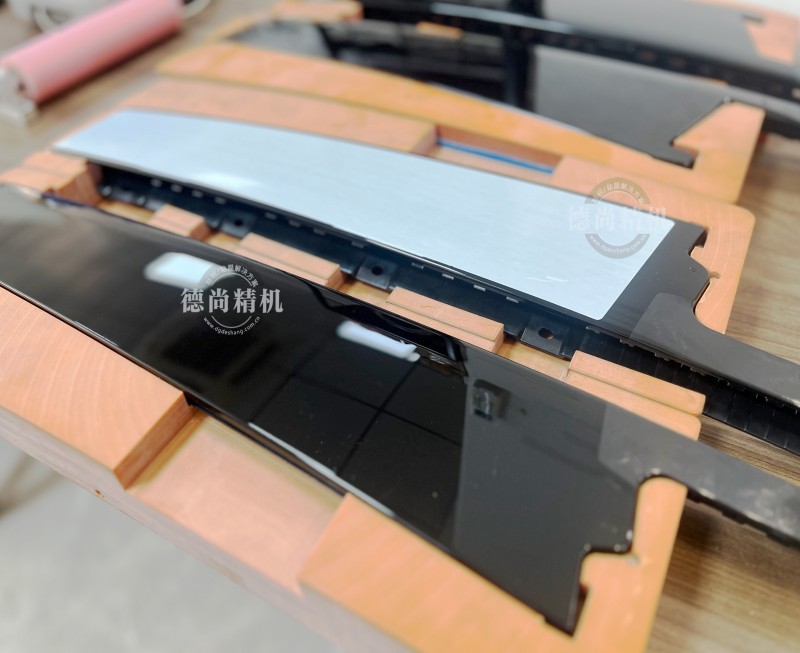 選汽車BC柱貼膜機(jī)怕踩坑？